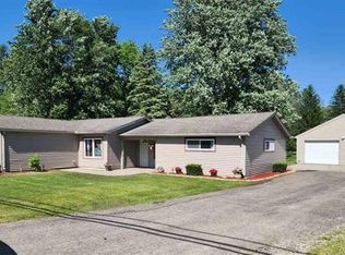 2928 Goodells Rd, Wales, MI 48027