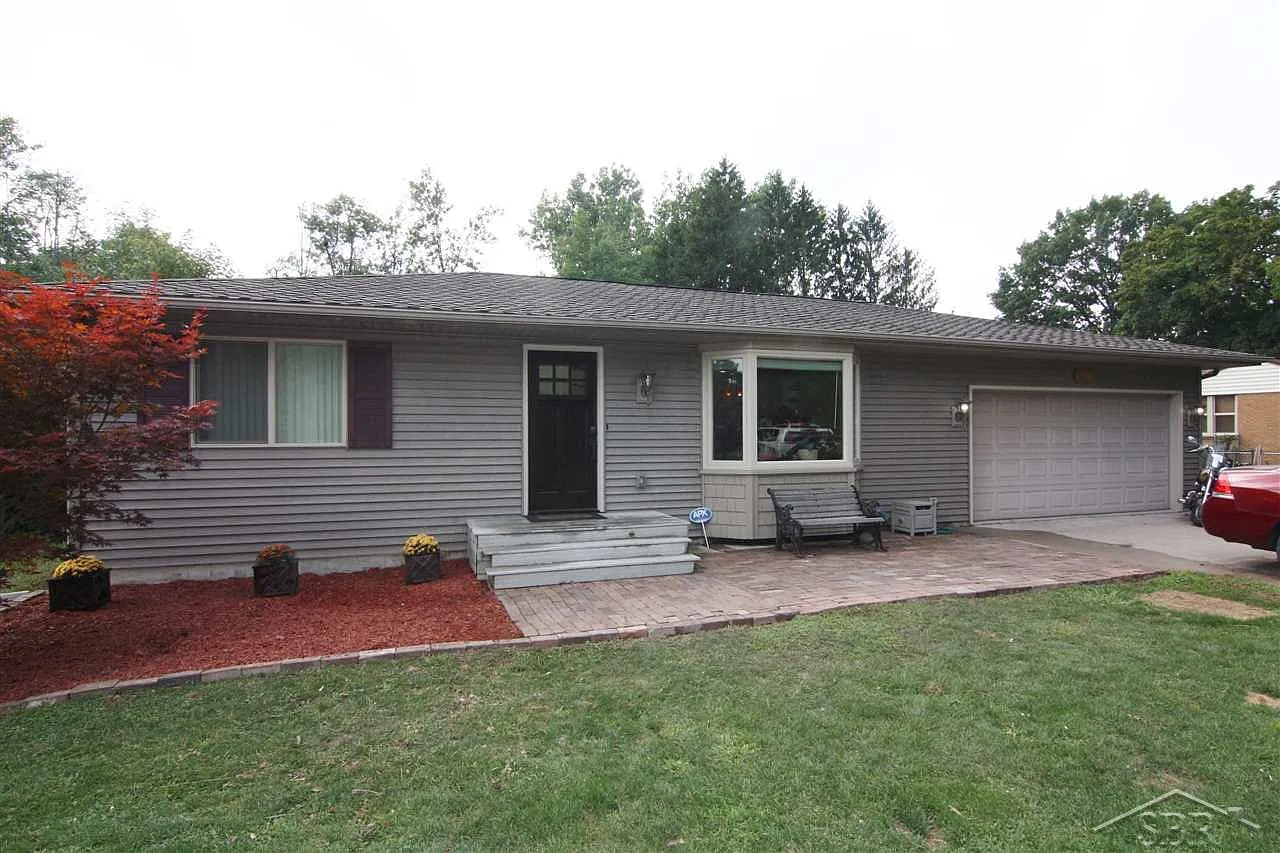 1270 Joseph St photo 1