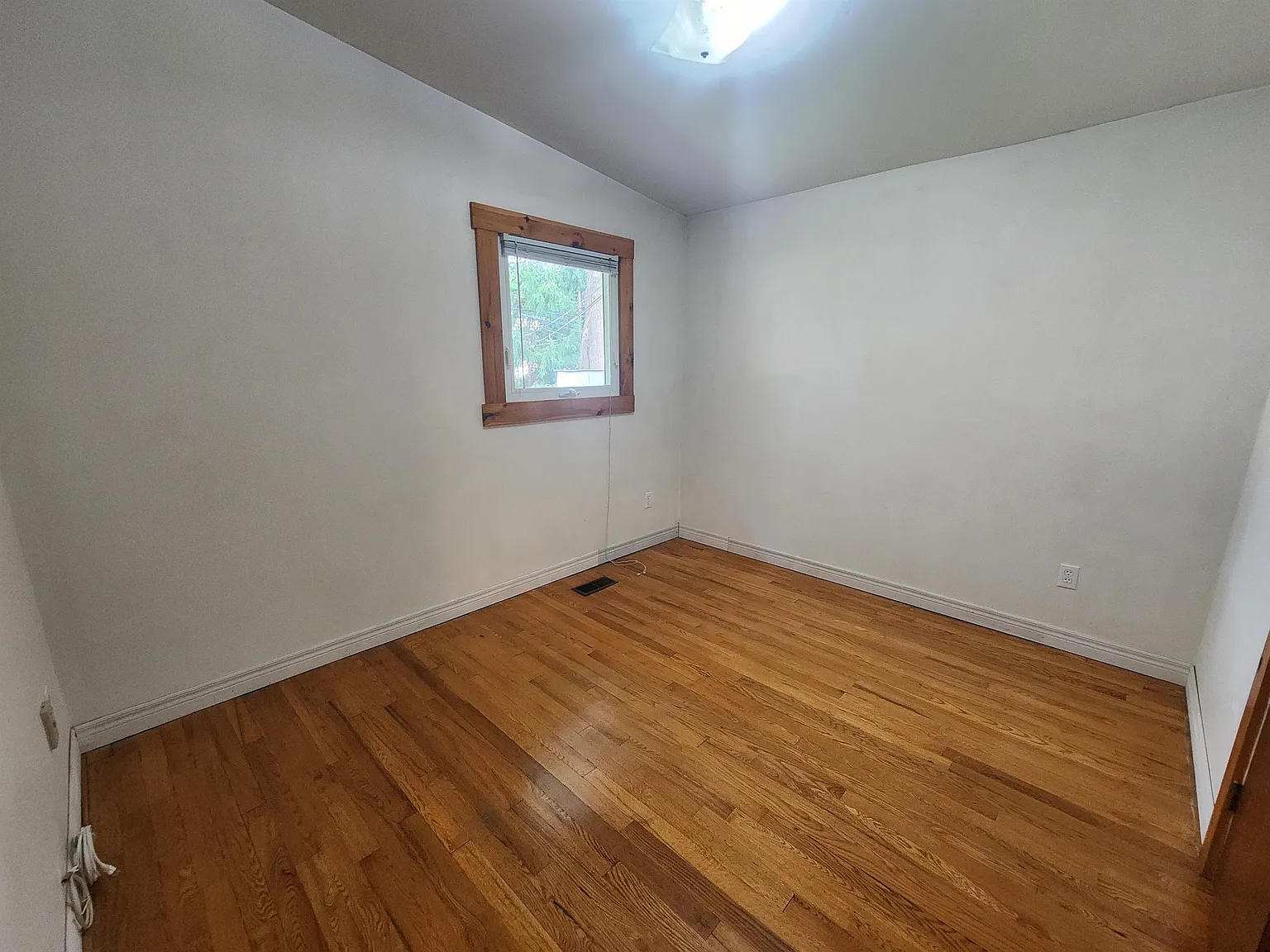 844 Norton Avenue — Photo 4