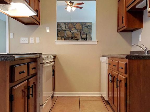 5th image of 4709 Stoney Hill Dr