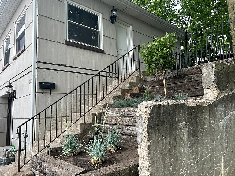 1503 Grace Ave — Photo 7