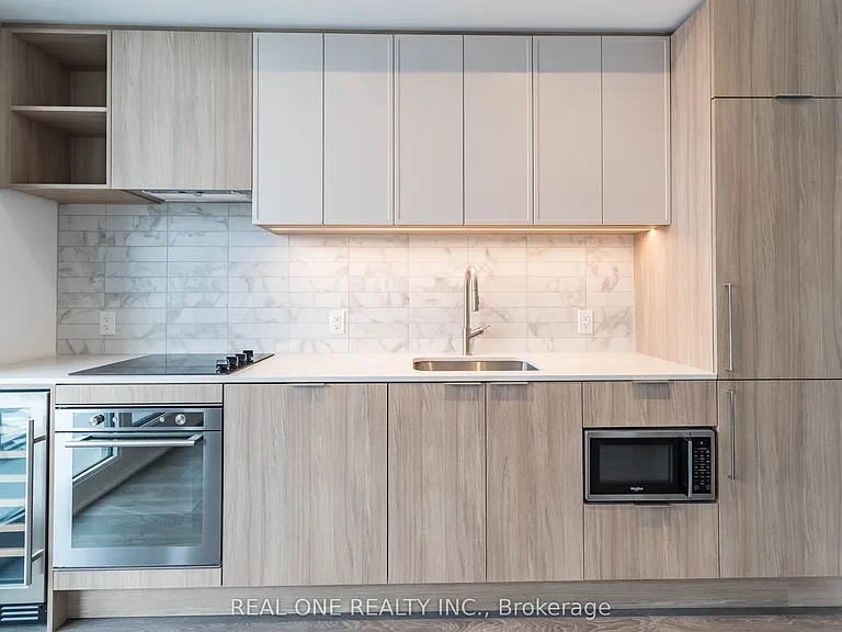 2020 Bathurst St #722 — Photo 18