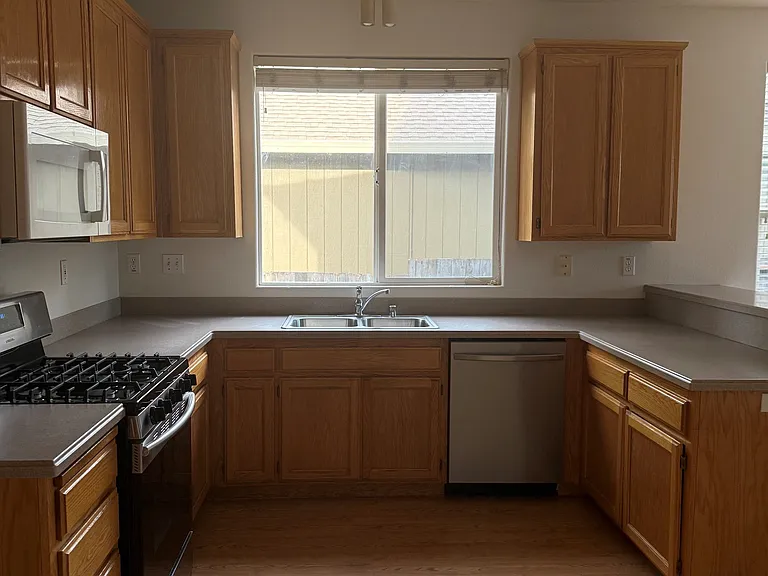 1352 Orsolini Pl — Photo 7