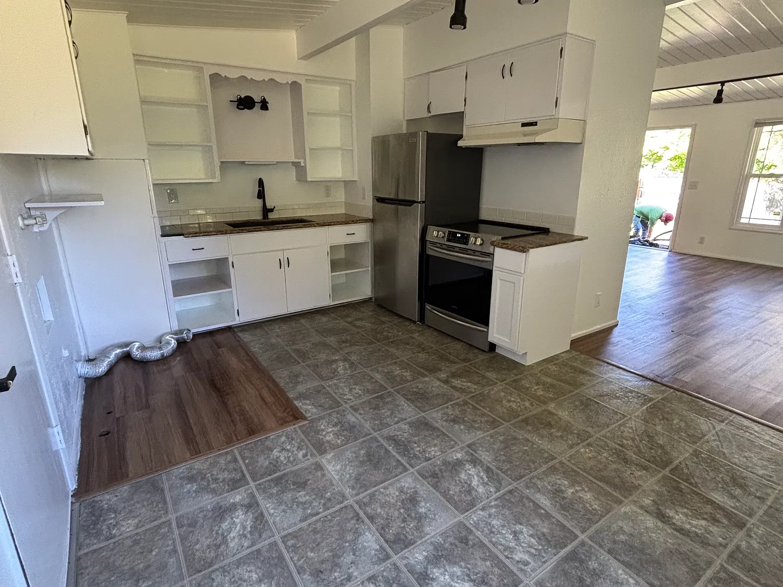 2 bed, 780 sqft, $1,995 — Photo 4