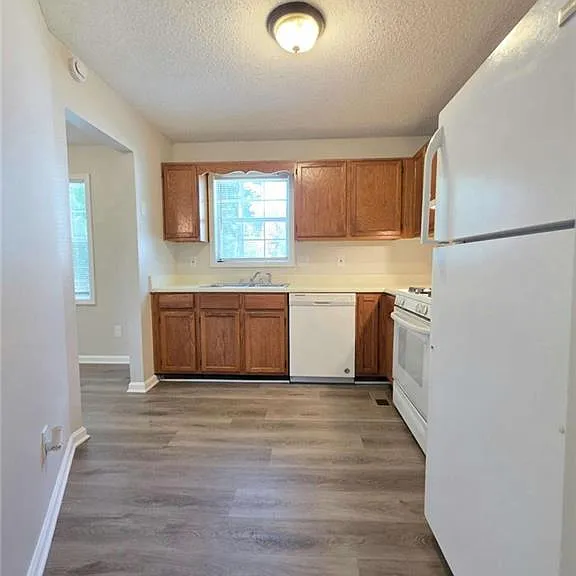 232 Hampton Dr — Photo 12