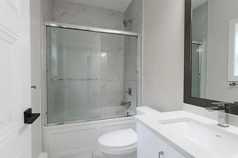 Surrey Apartment for rent - 2 Bedrooms — photo 8