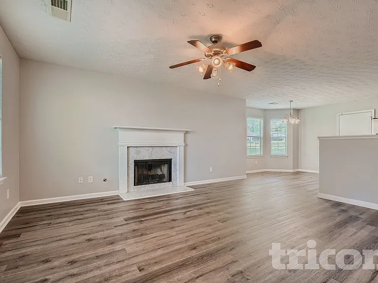 552 Howell Dr — Photo 18