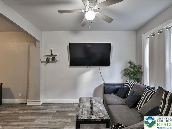 5th image of 728 N Railroad St