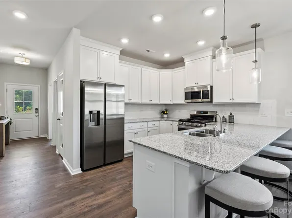 3730 Berry Dr, Terrell, NC 28682