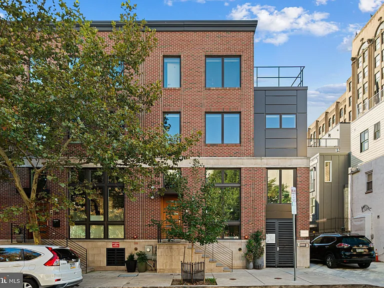 212 N 21st St #1 — Photo 1