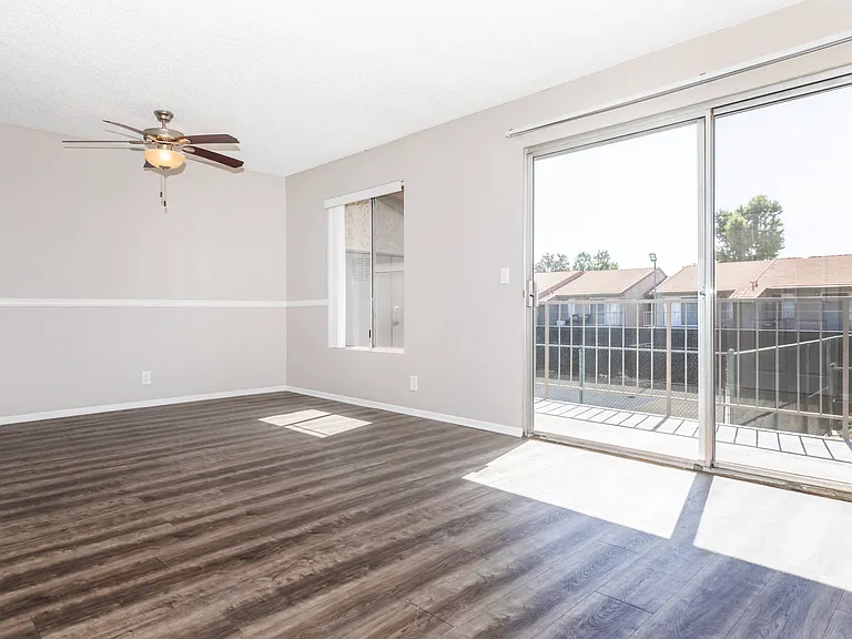 Sierra Vista Apartments — Photo 8