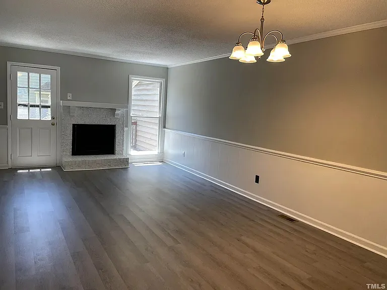 3205 Warwick Dr — Photo 6