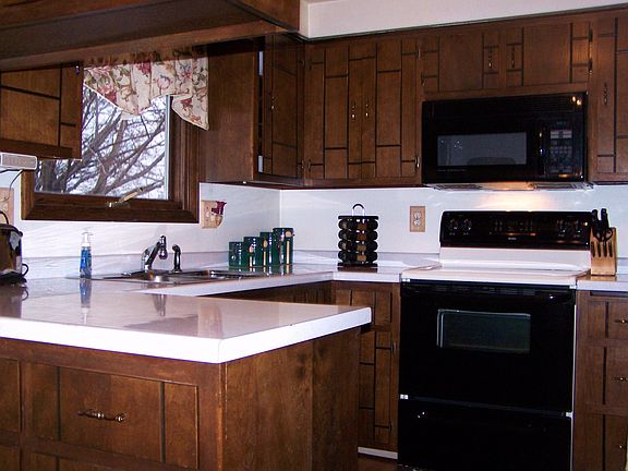 Kitchen inc appliances