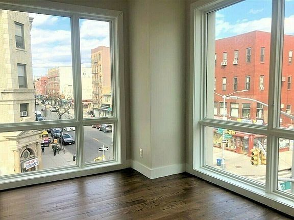 5th image of 83 Graham Ave #4EE