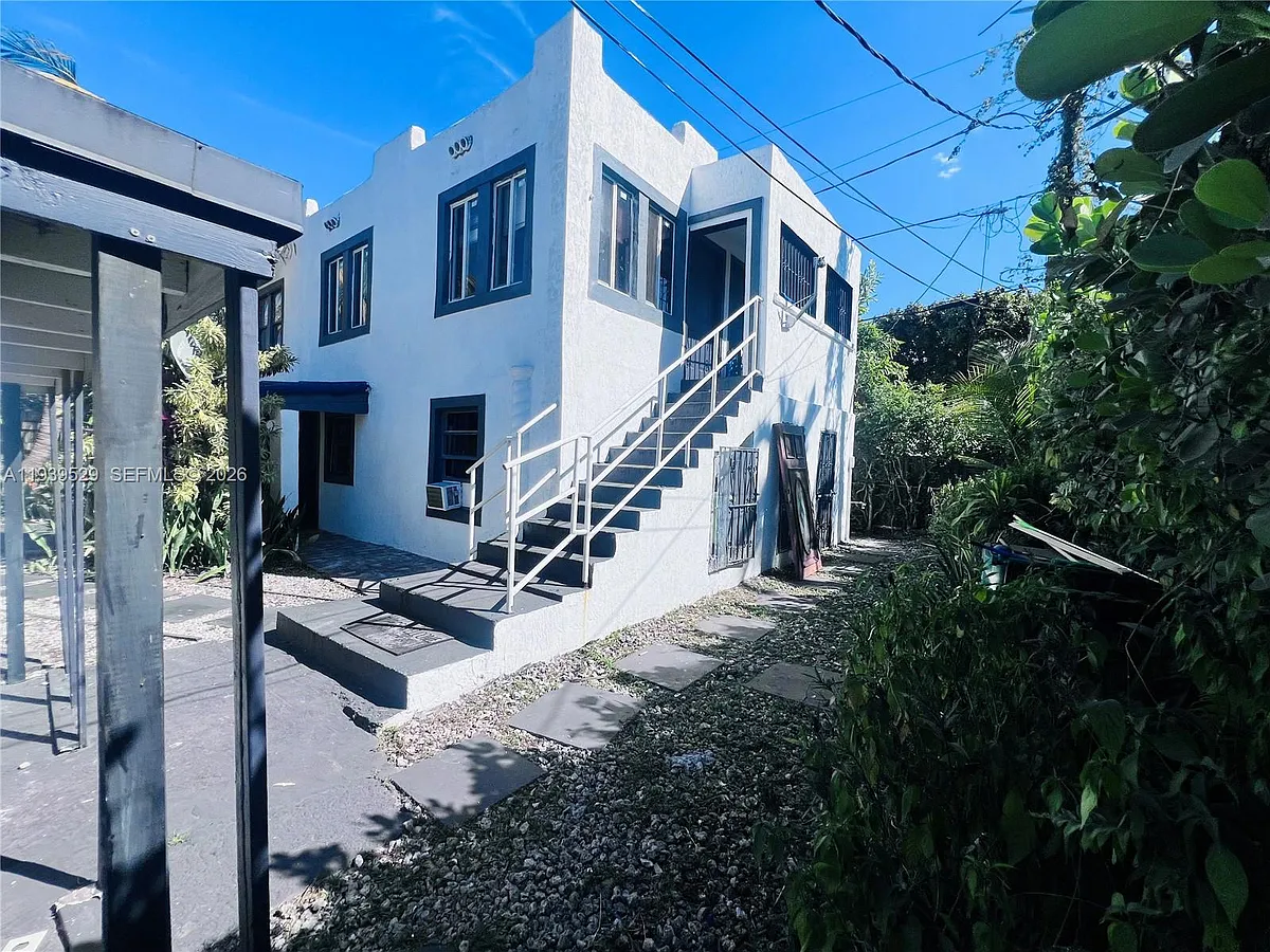 Building Photo - 22 NE 51st St #2