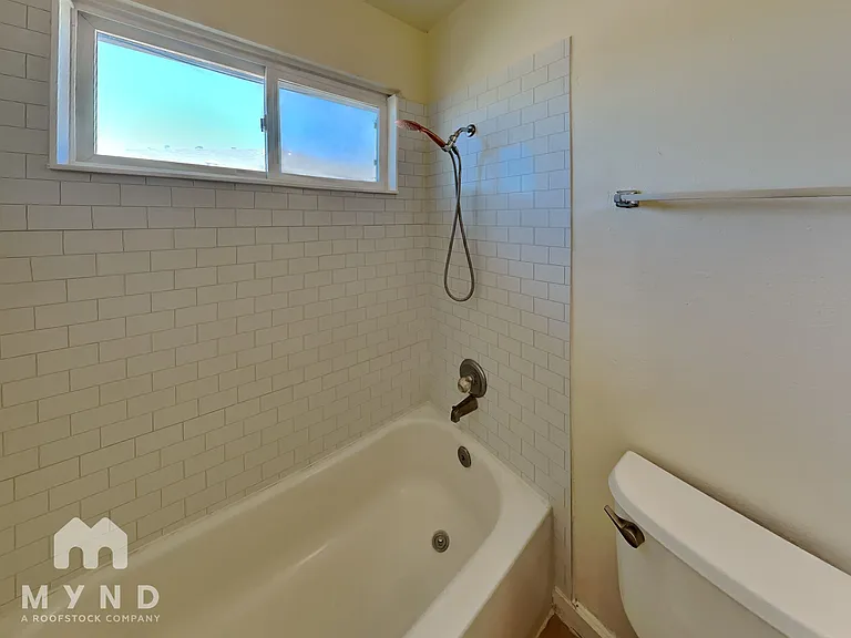 4137 Apostolo Cir #4 — Photo 13