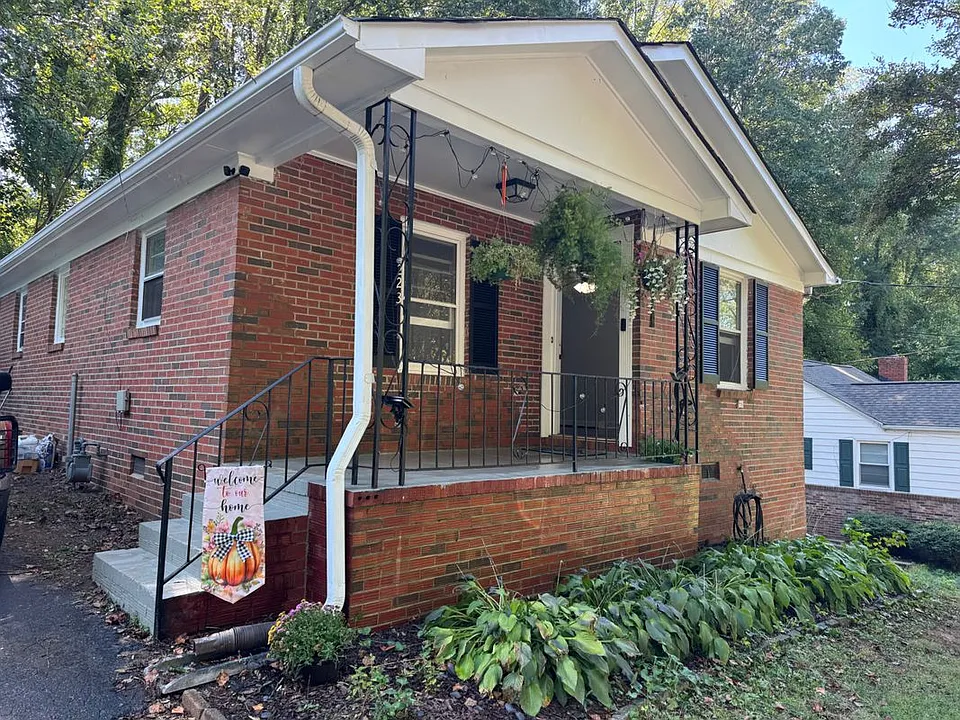 223 McMakin Dr
