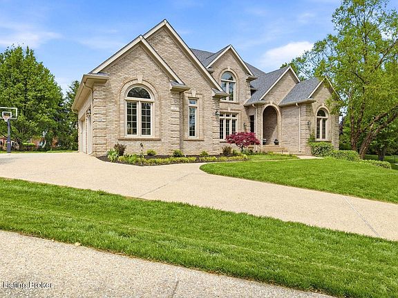 3rd image of 3025 Hilltop Ct