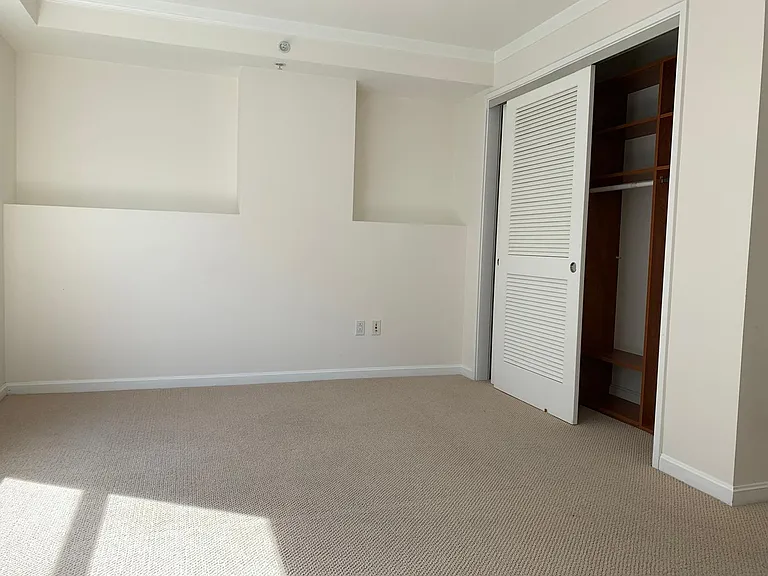 400 Beale St #1210 — Photo 25