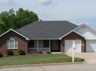 915 Rock Hill Ct, Jefferson City, MO 65109