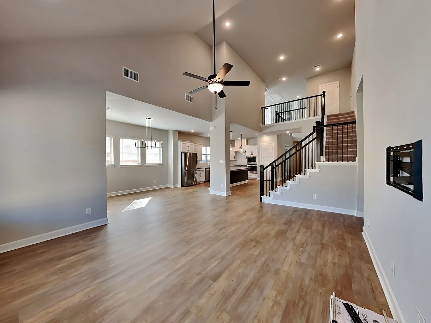 Wonderful 4 Bedroom, 4.5 Bathroom In The Amazing Walsh Subdivision! — Photo 2