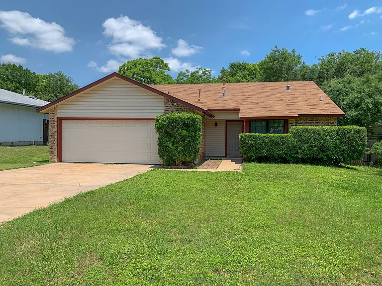 1604 Holstein Dr — Photo 1