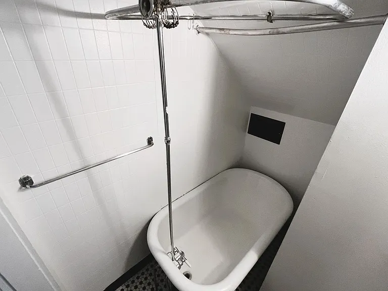 32 Tracy St — Photo 16
