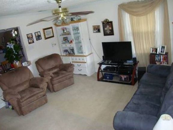 living room 16x16