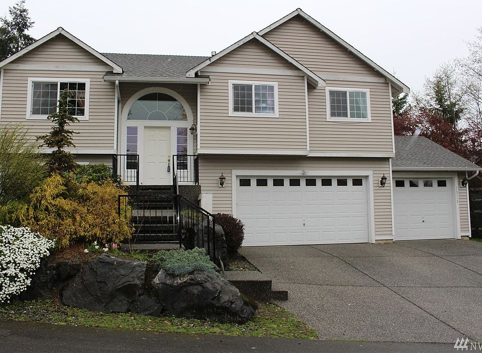 1st image of 16718 32nd Ave W
