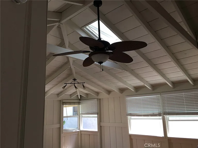 435 1/2 Heliotrope Ave — Photo 22