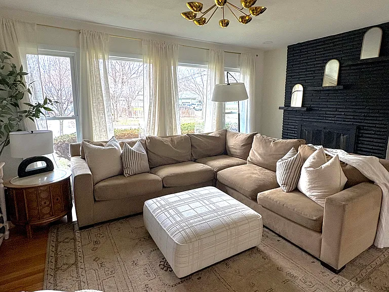 461 Berwyn Dr — Photo 3