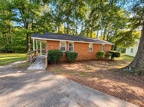 655 Sumner Pl, Winston Salem, NC 27101