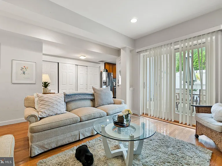 1723 Seaton St NW — Photo 14