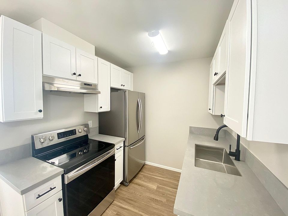 1st image of 1141 E 7th St APT 14