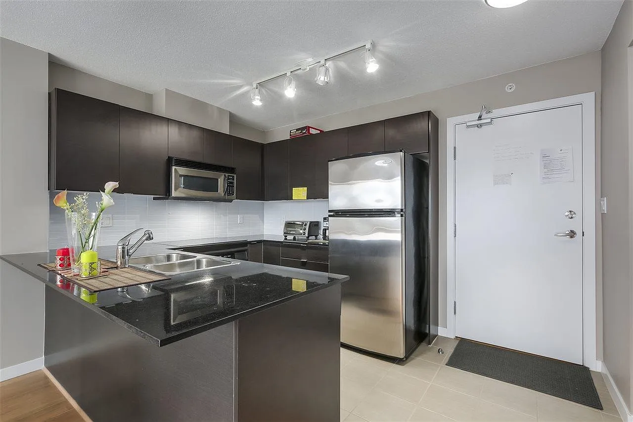 1 bed, 705 sqft, $2,450 — Photo 3