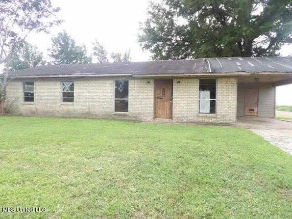 1316 Melrose Cv, Clarksdale, MS 38614