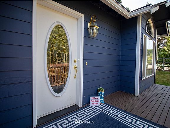 4th image of 11622 Meridian Pl NE