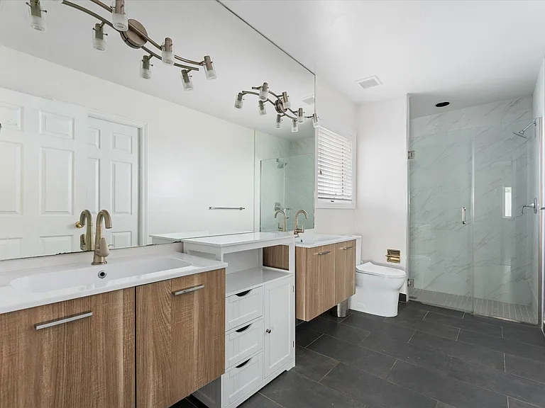 1598 SW 5th Ave — Photo 17