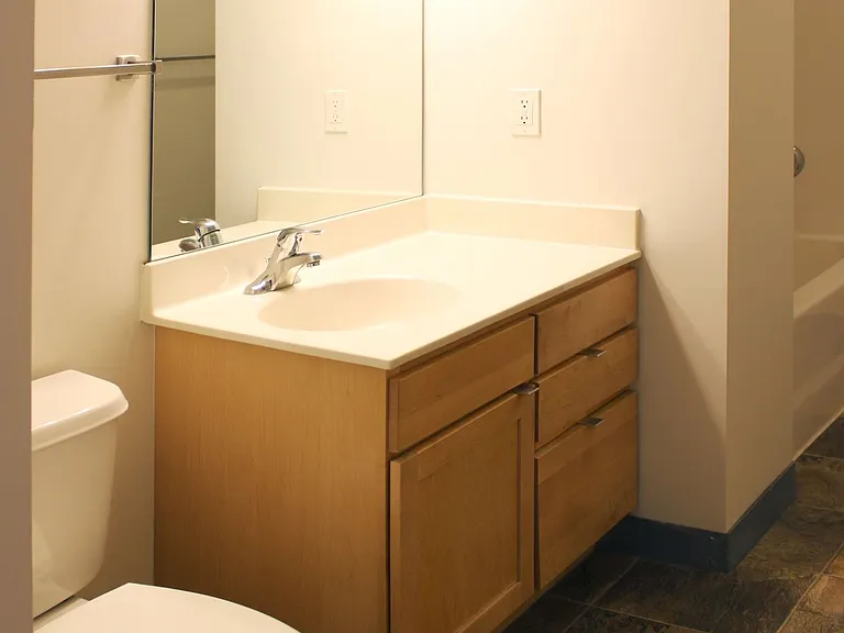 2929 Chicago Ave — Photo 6