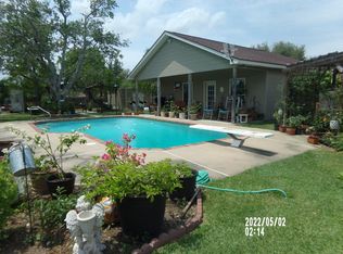 102 Wales Rd, Refugio, TX 78377