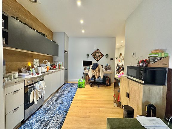 4th image of 283 Powers St #1E