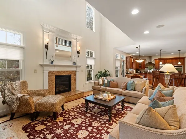 14 Carriage Ln, Wakefield, MA 01880