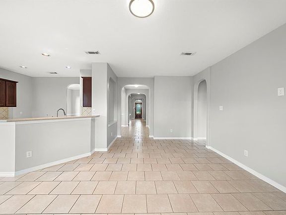 3rd image of 4016 Candle Cove Ct