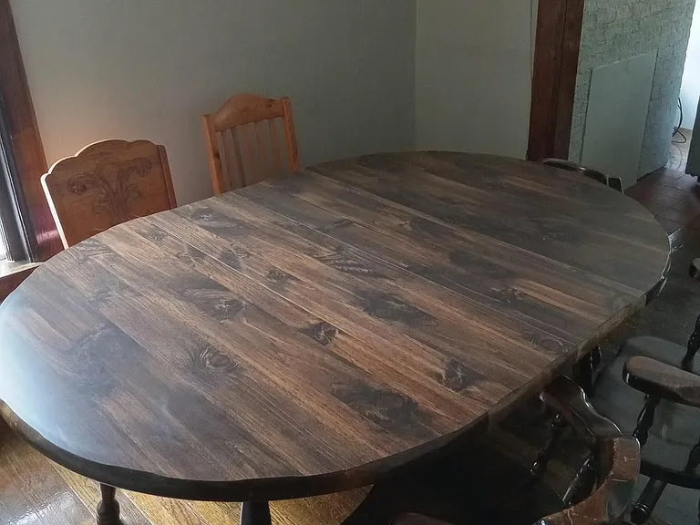 Apt 4 - dining room