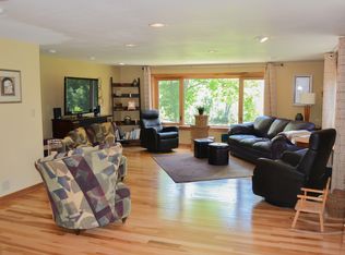 2906 Nagawicka Ave, Delafield, WI 53018
