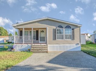 15 Jubilee Way, Chicopee, MA 01020