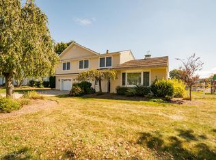 17 Lori Rd, Monmouth Beach, NJ 07750