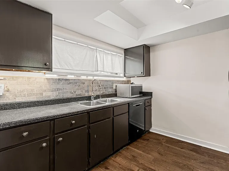 1963 Lexington St #2 — Photo 8