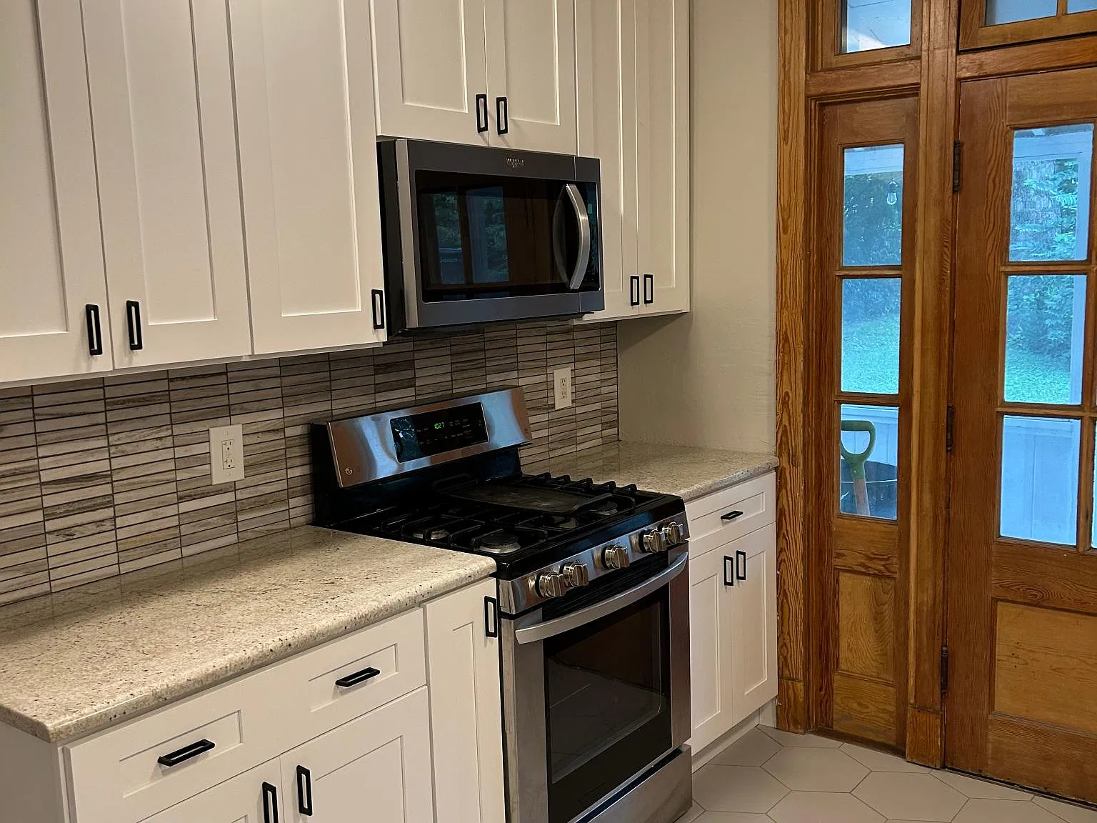 7216 Lindell Blvd — Photo 3