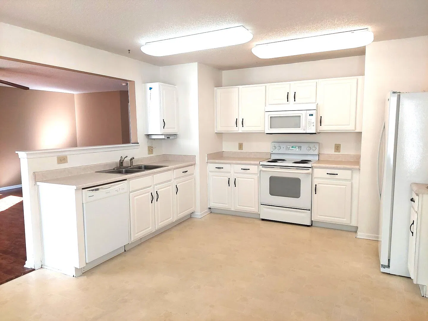 2 Story,3 Bed, 3 Bath 2,136 sq feet with garage — Photo 3